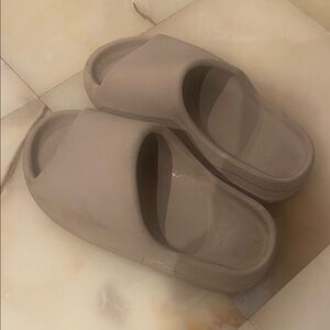 Yeezy Kids Sandals in Tan